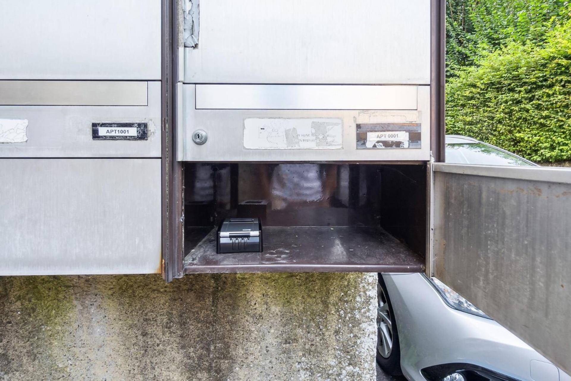 Homey Comfort In Oerlikon Zurich Bagian luar foto